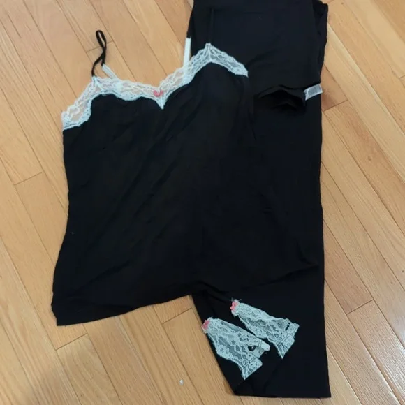 Victoria Secret size medium vintage pajamas - Picture 1 of 6